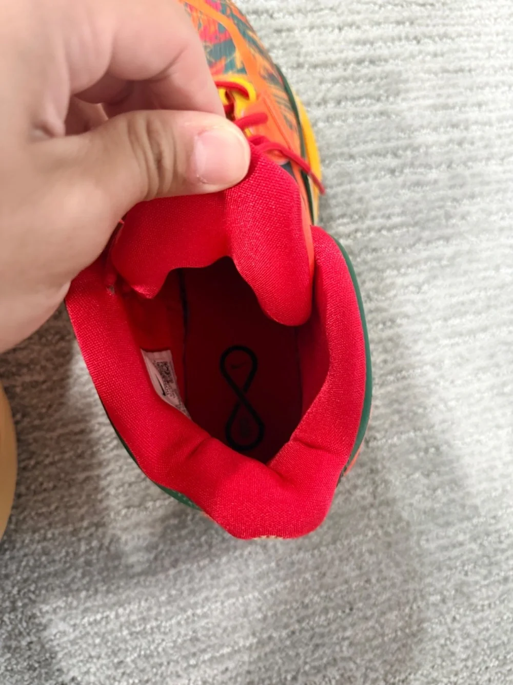 Basketball shoes